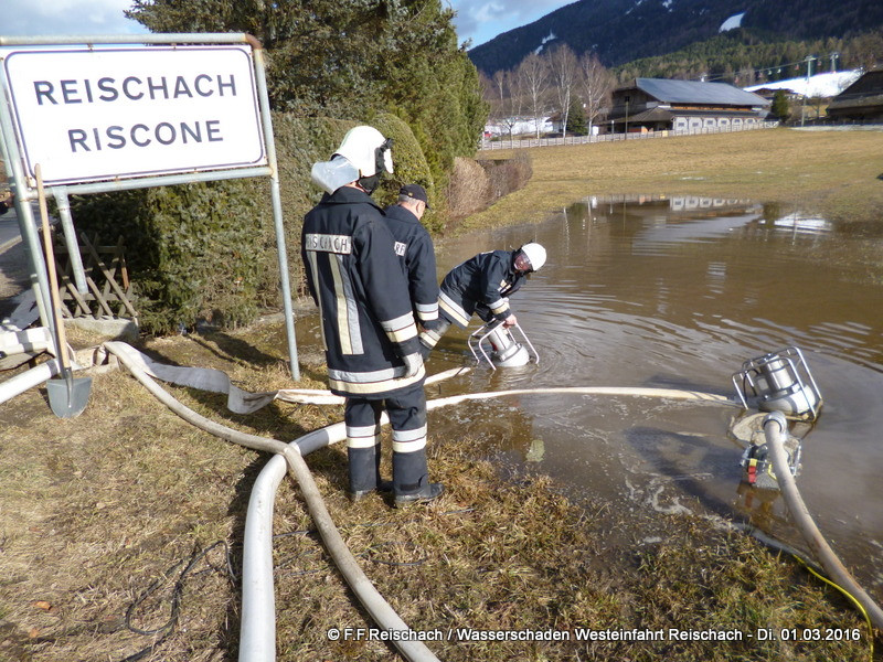 Reischach - Wasserschaden Westeinfahrt Reischach - Di.01.03.2016